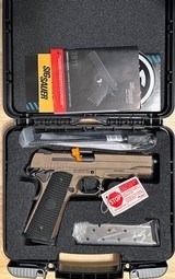 New Old Stock Sig Sauer 1911 45 ACP Emperor Scorpion 1911R-45-ESCPN - 1 of 2