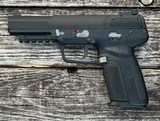 Used First Gen FN Five-seveN USG MK1 5.7X28 20 Round Capacity 3868929122-1 - 2 of 2