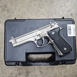 Used Beretta 92FS Inox 9mmJS92F510CA - 1 of 7