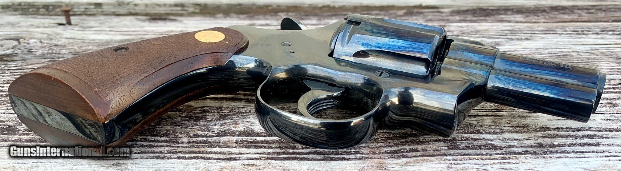 Colt python 2 5 blue 357 magnum 1966 walnut