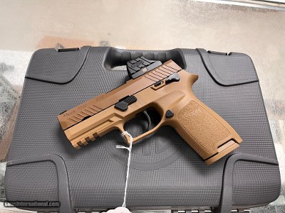 USED SIG Sauer P320 M18 9mm Coyote Pistol with Holosun SCS-320 Green Dot & Manual Safety - Image 2 of 10