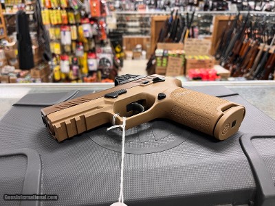 USED SIG Sauer P320 M18 9mm Coyote Pistol with Holosun SCS-320 Green Dot & Manual Safety - Image 5 of 10