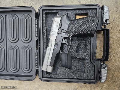 Sig Sauer P220 45 ACP 8rd Stainless West Germany 1987 SIGARMS - Image 2 of 11