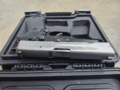 Sig Sauer P220 45 ACP 8rd Stainless West Germany 1987 SIGARMS - Image 4 of 11