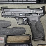 Used Smith & Wesson M&P 2.0 40 S&W Night Sights 11647 - 1 of 5