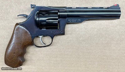 Dan Wesson Arms 44 6