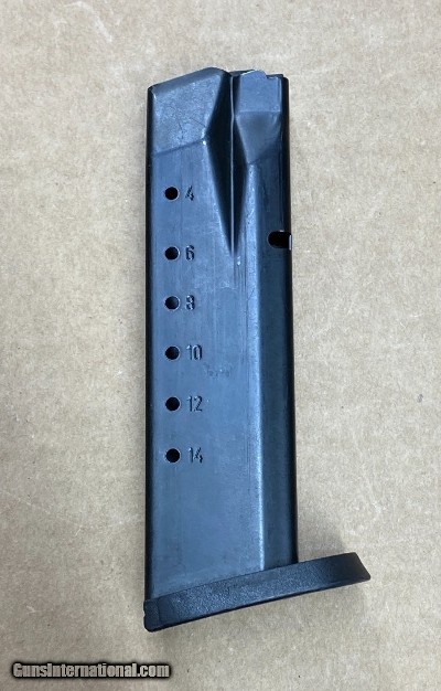 One (1) Used Smith & Wesson M&P40 40 S&W 15 Round Magazine