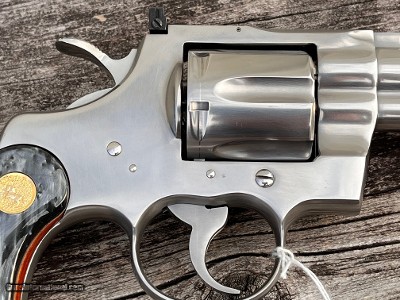 Colt Python 357 Mag 6