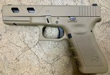 Glock 17 Gen 3 FDE Window Cut 9mm 1x17rd Mag Police Trade - 1 of 8