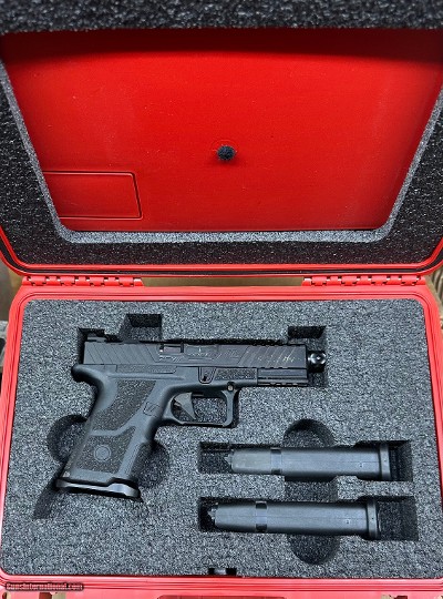 Used Zev Technologies OZ9C Compact 9mm W/ Threaded Barrel OZ9C-CPT-B-B-TH - Image 3 of 4