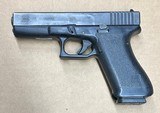 Glock 17 Gen 1 9mm 17 Round Capacity Gen1 Circa 1987 MPDC Stamped - 2 of 2