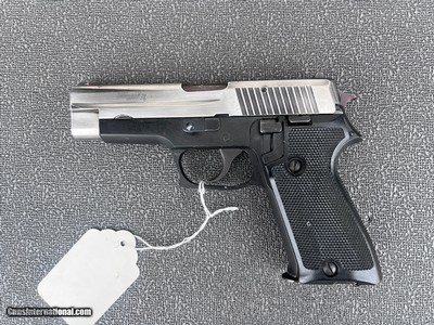 Sig Sauer P220 .45 S&W – German-Made Two-Tone Classic