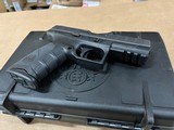Beretta APX Full-Size 9mm –3 Mags, Hard Case | JAXF923 - 3 of 8