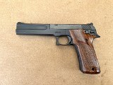 Smith & Wesson Model 422 – .22 LR Semi-Auto Target Pistol, 6