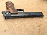 Smith & Wesson Model 422 – .22 LR Semi-Auto Target Pistol, 6