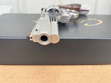 Colt Python .357 Magnum – Custom Engraved Rosewood Pearl Limited Edition - 5 of 13