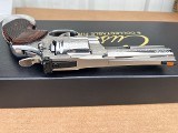 Colt Python .357 Magnum – Custom Engraved Rosewood Pearl Limited Edition - 4 of 13