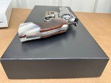 Colt Python .357 Magnum – Custom Engraved Rosewood Pearl Limited Edition - 3 of 13