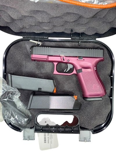 Glock 19 Gen5 9x19 – Apollo Custom Raspberry Cerakote, 3×15-rd Mags, Case