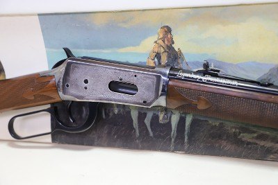 Winchester Model 94 Legendary Frontiersmen – .38-55 Win Lever-Action Rifle (Collector Edition)