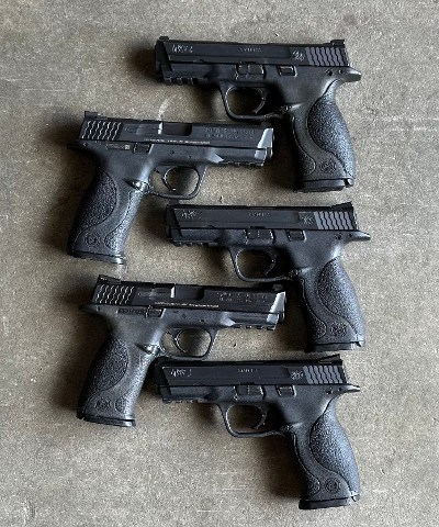 (1) Police Trade Smith & Wesson M&P9 9mm Night Sights 1- Mag M&P