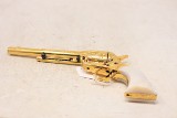 Colt Single Action Army .45 Colt – Jeff Flannery Engraved, Gold Finish, Mother-of-Pearl Grips - 4 of 9