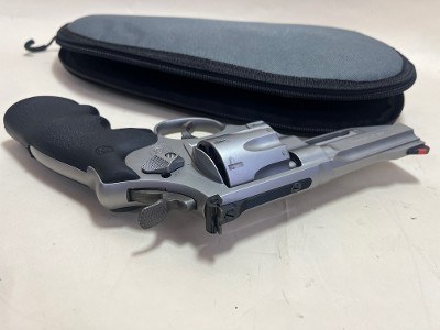 USED Smith & Wesson Model 627 Pro Series – .357 Magnum Stainless 4” Revolver - Image 4 of 5