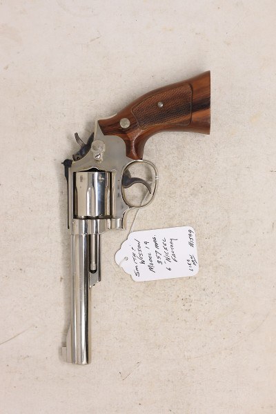Smith & Wesson Model 19-4 .357 Magnum – 6