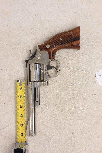 Smith & Wesson Model 19-4 .357 Magnum – 6