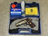 Colt Government 1911 America Remembers Saluting America's Soldiers Commemorative Gold 149 of 500 - Image 3 of 10