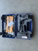Smith & Wesson M&P9 Pro Series 9mm Two 17 rd Mags 178010 - 1 of 7
