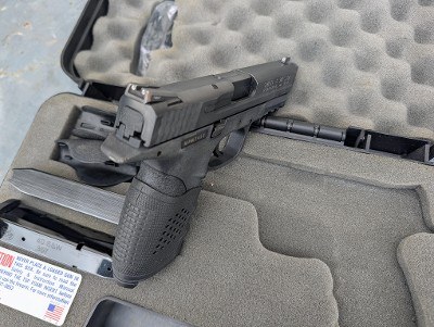 Pre-owned Smith & Wesson M&P40 40 S&W 4.25