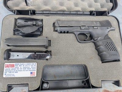 Pre-owned Smith & Wesson M&P40 40 S&W 4.25