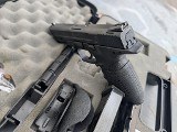 Pre-owned Smith & Wesson M&P40 40 S&W 4.25