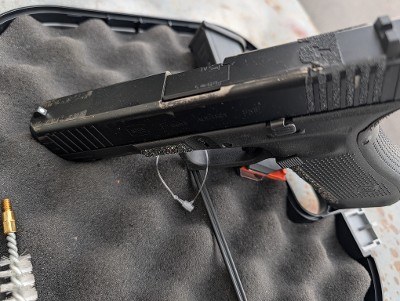 Pre-owned Glock 17 Gen 5 9mm FS Two Mags - Image 4 of 4