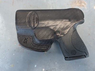 Pre-owned Smith & Wesson M&P40 Shield 40 S&W 3.1