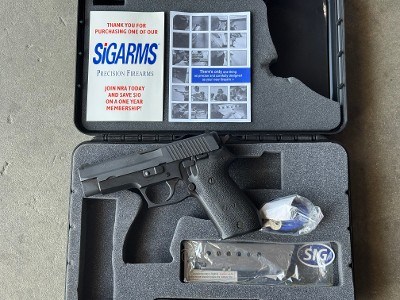 Sig Sauer P220 45 ACP 4.4