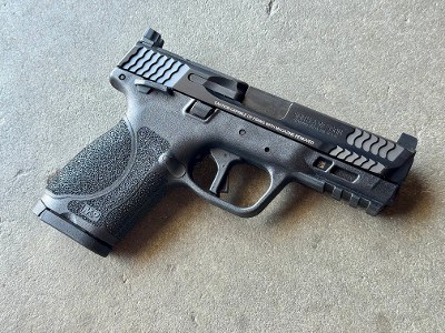 Smith & Wesson M&P9 M2.0 Compact 4
