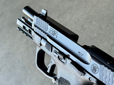 Smith & Wesson M&P9 M2.0 Compact 4