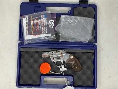 Colt Bright Stainless Cobra Revolver 38 Spl 2