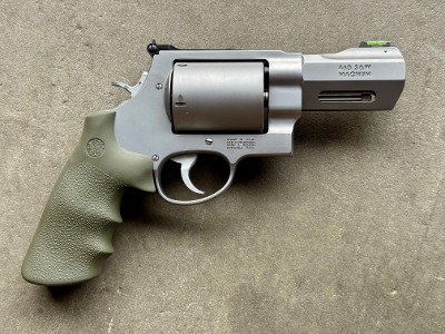Smith & Wesson Performance Center Model 460XVR 3.5