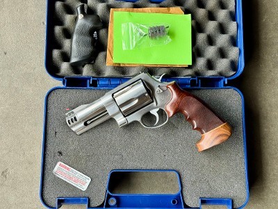 Smith & Wesson Model 500 4