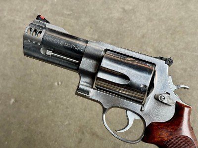 Smith & Wesson Model 500 4