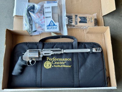 Smith & Wesson 460XVR Hunter Performance Center 14