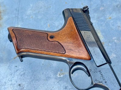 Colt Woodsman Huntsman 6
