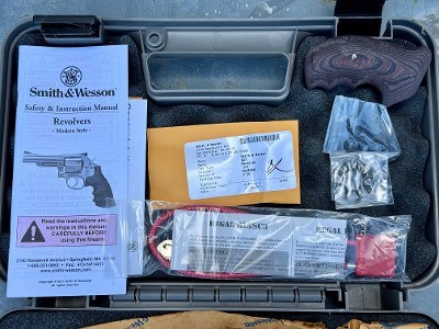 Smith & Wesson Model 627 Performance Center 357 Mag 2 5/8
