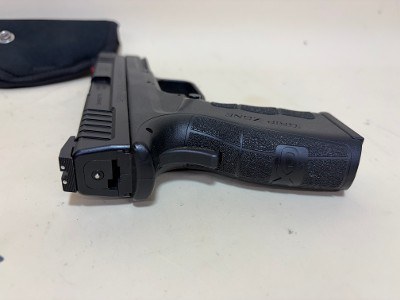 Springfield Armory XD Mod.2 4