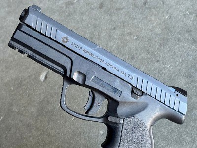 Steyr L9-A1 9mm 4.5