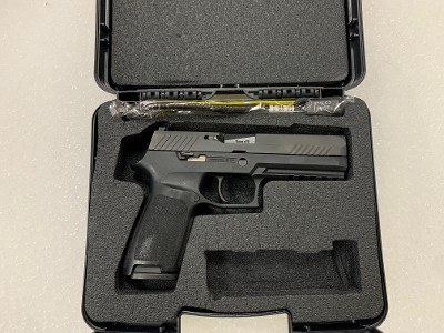 SIG P320 Full size 9mm Night Sites 1 MAG USED 320 320F-9-BSS - Image 1 of 3