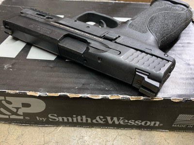 Police trade in SMITH & WESSON M&P9 M2.0 9mm 4.3in NS 1x17rd Mag 11518 - Image 4 of 4
